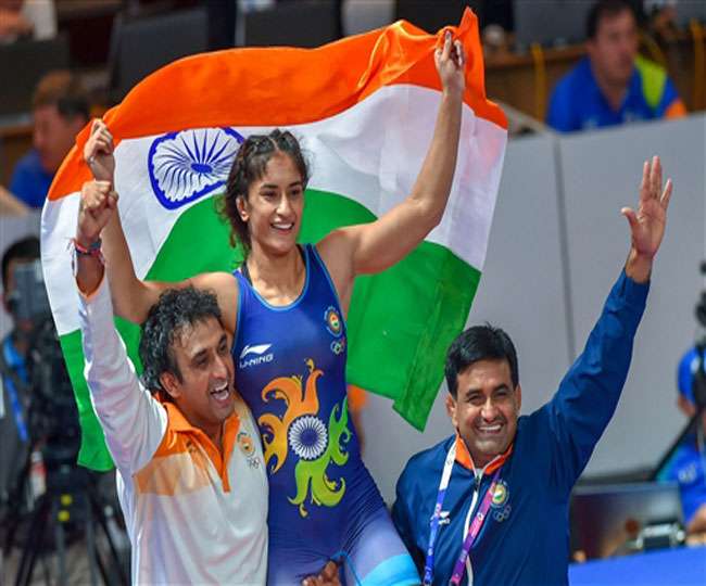विनेश फौगाट ने दिलाया पहला गोल्ड, कॉमनवेल्थ-एशियाड दोनों में गोल्ड जीतने वाली एकमात्र